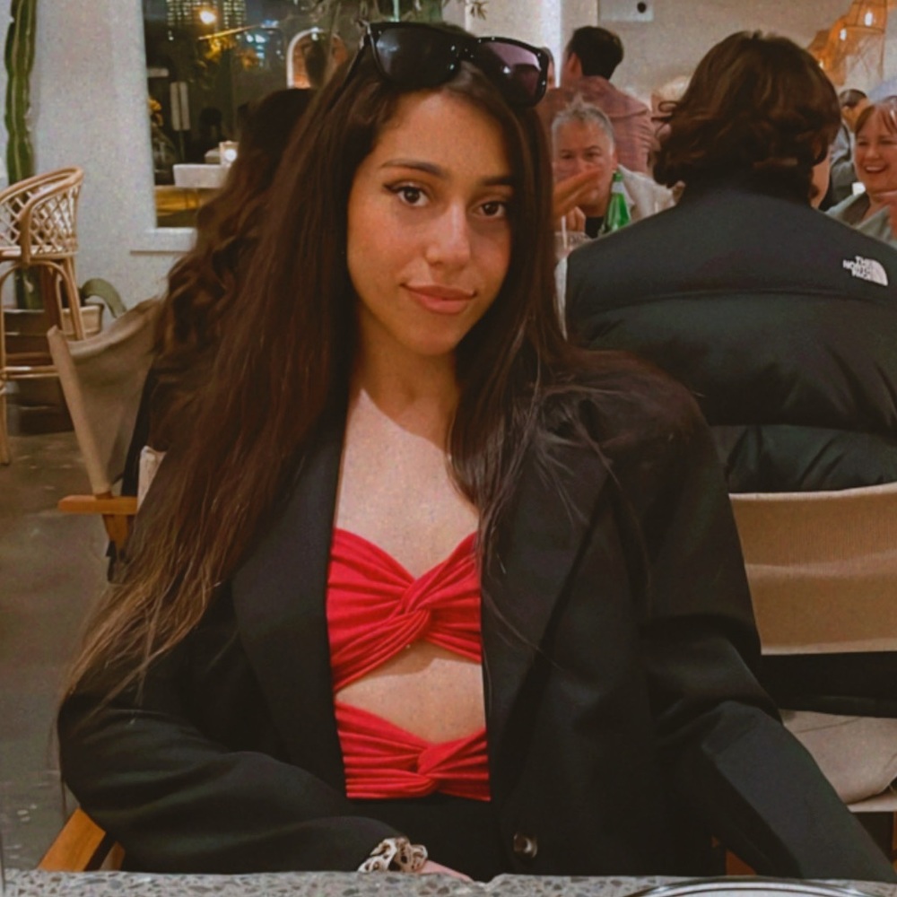 Meet your Posher, Melika